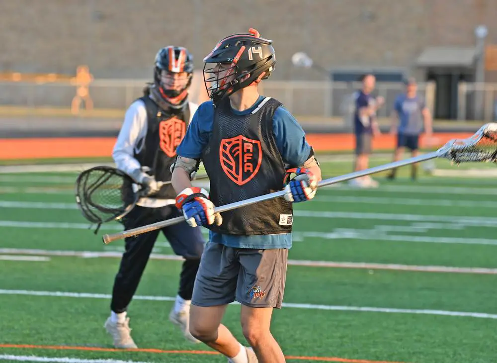 Improve offhand in lacrosse